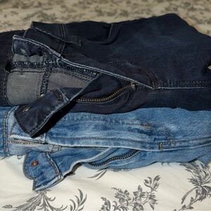 Bundle of 2 pairs women’s jeans sz 10. Flare & wide leg cargo.